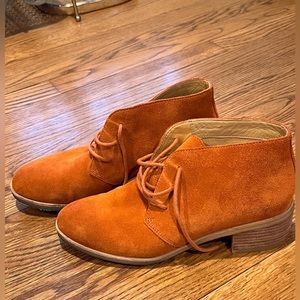 Clarks Originals heeled chukka boot
